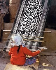 Mapuche weaver in Ch