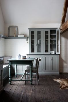 Painted cabinet love