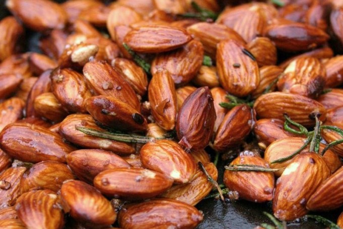 rosemary-spiced-almond-recipe1