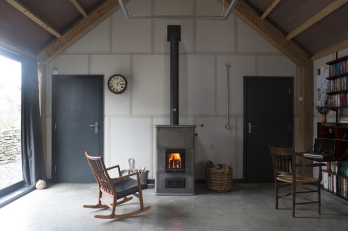 modern-barn-interior-with-woodburner-decorators-notebook-blog-via-remodelista1