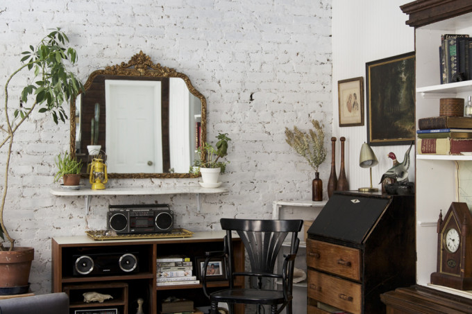 industrial vintage city apartment tour