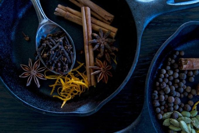 How to make winter simmer pots - Decorator's Notebook blog