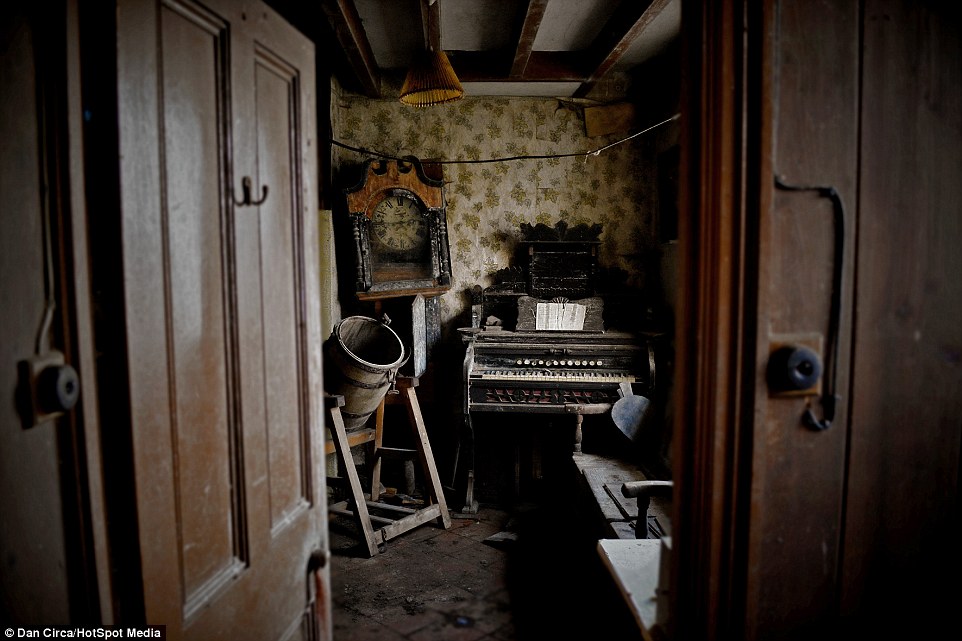 Cloud House Welsh farmhouse  organ and clock DAN CIRCA