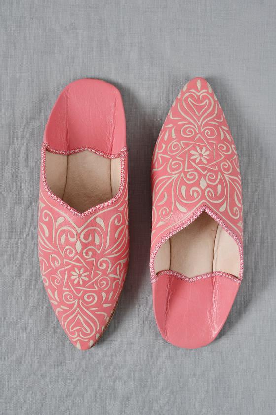 - Ladies Moroccan leather slippers: Coral - Slippers - Decorator's Notebook
