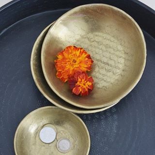  We love the easy-going glamour of brass. There are lots of beautiful brass pieces to discover in the Decorator's Notebook shop, all with at least 40% off for a limited time. 